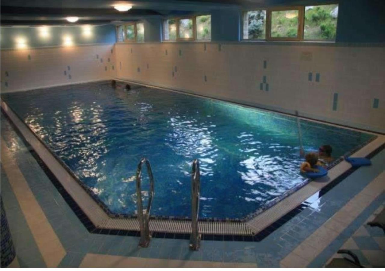 Apartament Z Basenem コシチェリスコ エクステリア 写真